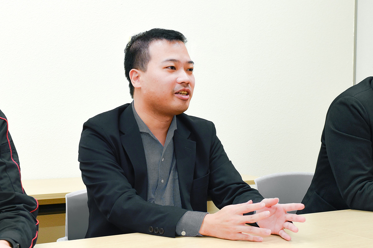 thumnail:明石石油株式会社の事例取材風景